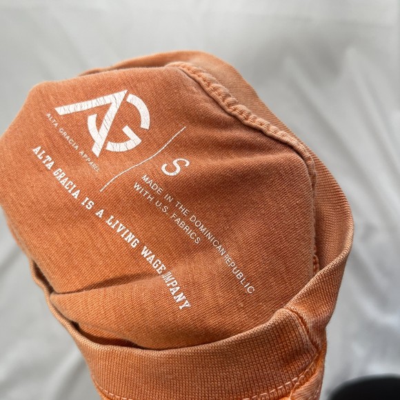 Alta Gracia 100% Cotton Soft Washed Orange Texas Longhorns Graphic Tee - Picture 3 of 6